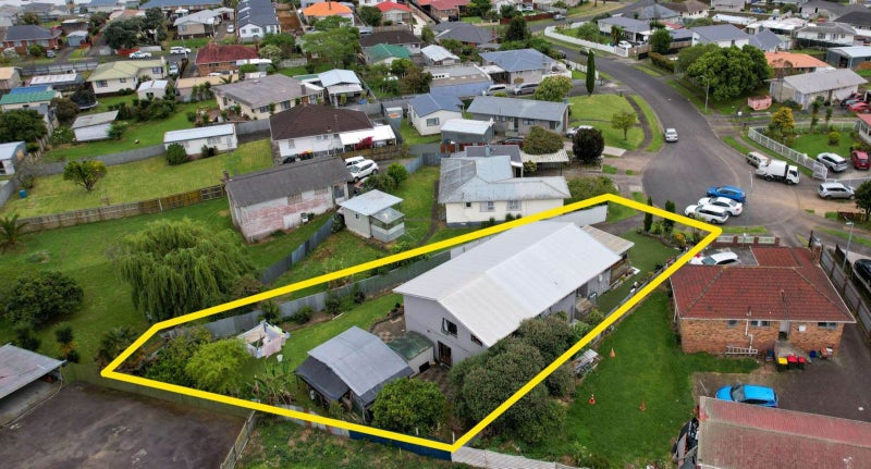 15 Humphreys Place, Mangere, Auckland - Carousel 1