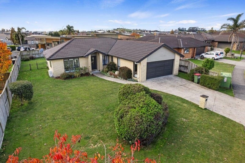 102 Farringdon Avenue, Rototuna North, Hamilton - Carousel 1