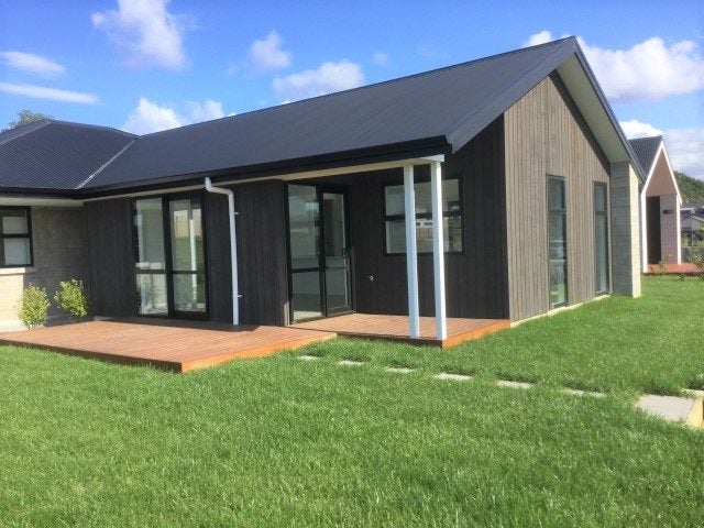 3 Rochfort Crescent, Pyes Pa, Tauranga - Carousel 1