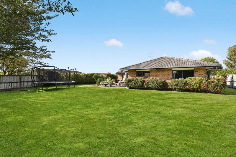 23 Diomede Glade, Flagstaff, Hamilton - Carousel 1