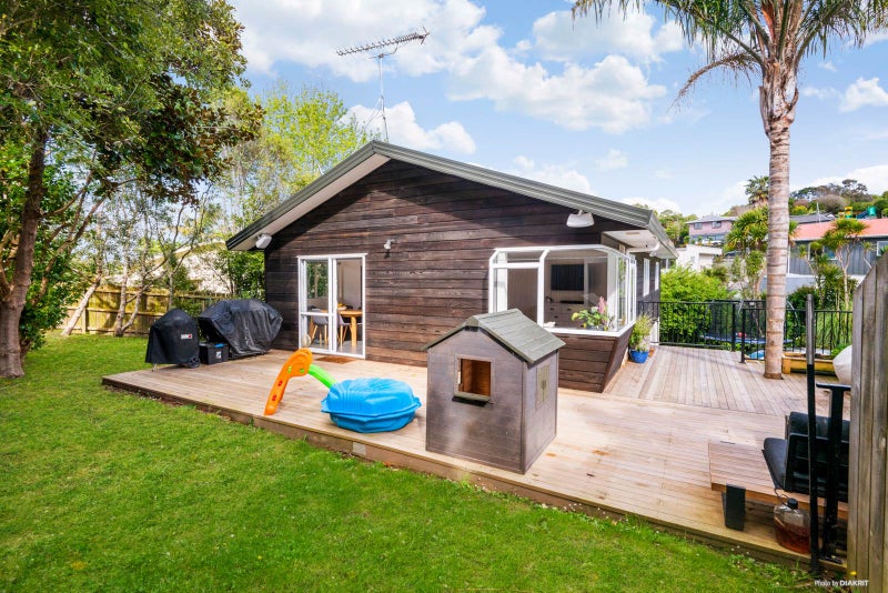22 Springtime Crescent, Stanmore Bay, Whangaparaoa - Carousel 2