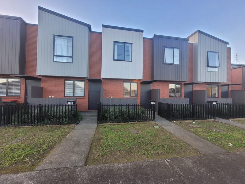21C Matapan Road, Panmure, Auckland - Carousel 1