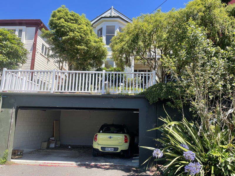 16 Talavera Terrace, Kelburn, Wellington - Carousel 2