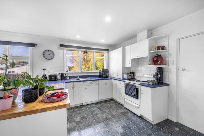 211 Nelson Street, Strathern, Invercargill - Carousel 2