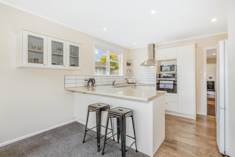 89 Rangituhi Crescent, Takapuwahia, Porirua - Carousel 2