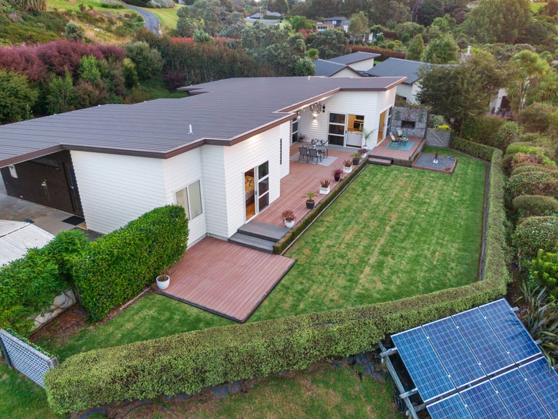 33 Oceana Drive, Welcome Bay, Tauranga - Carousel 2