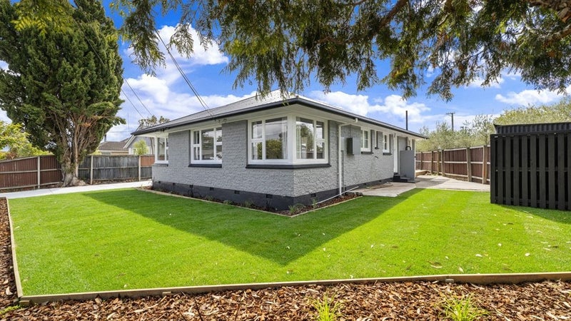 15 Vancouver Crescent, Wainoni, Christchurch - Carousel 1