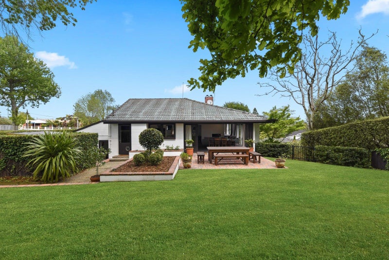 951 River Road, Queenwood, Hamilton - Carousel 24