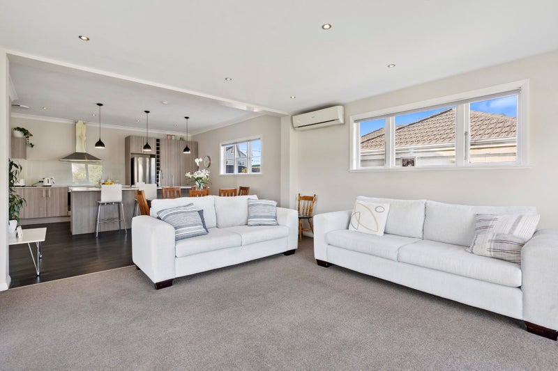 41 Fairfield Avenue, Fairfield, Lower Hutt - Carousel 2