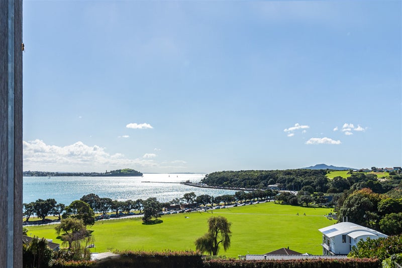 17 Karori Crescent, Orakei, Auckland - Carousel 1