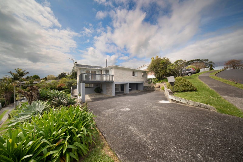 5 Bert Wilson Place, Cockle Bay, Auckland - Carousel 1