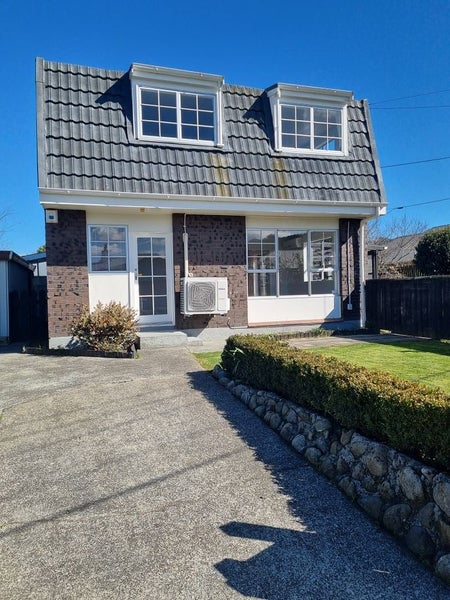 56 MARY CRES, CENTRAL, UPPER HUTT - Carousel 2