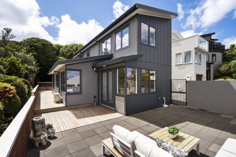31 Madras Street, Khandallah, Wellington - Carousel 1