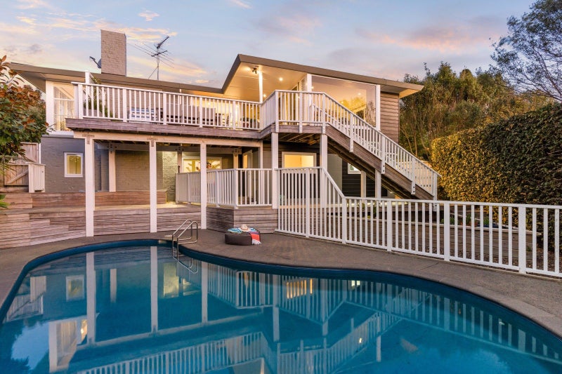 13 Evelyn Road, Cockle Bay, Auckland - Carousel 1