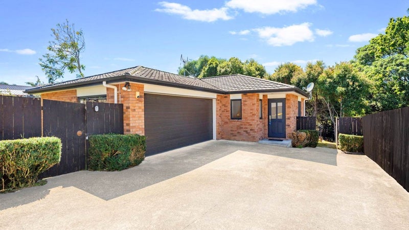 94A Tiraumea Drive, Pakuranga, Auckland - Carousel 1