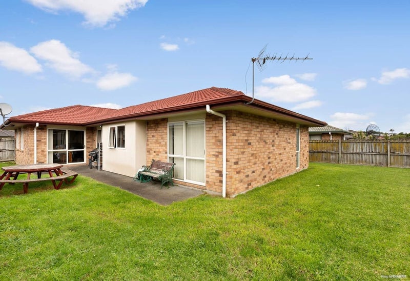 12 Rock Daisy Crescent, Mangere, Auckland - Carousel 13
