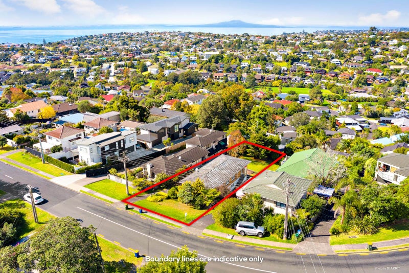 2/58 Arran Road, Browns Bay, Auckland - Carousel 2