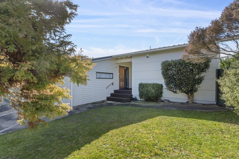 13 Chorley Grove, Churton Park, Wellington - Carousel 16