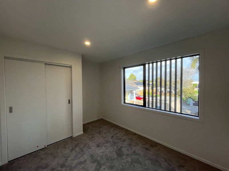6/157 Beach Haven Road, Beach Haven, Auckland - Carousel 7
