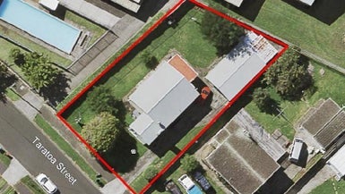 12 Taratoa Street, Point England, Auckland - Carousel 1