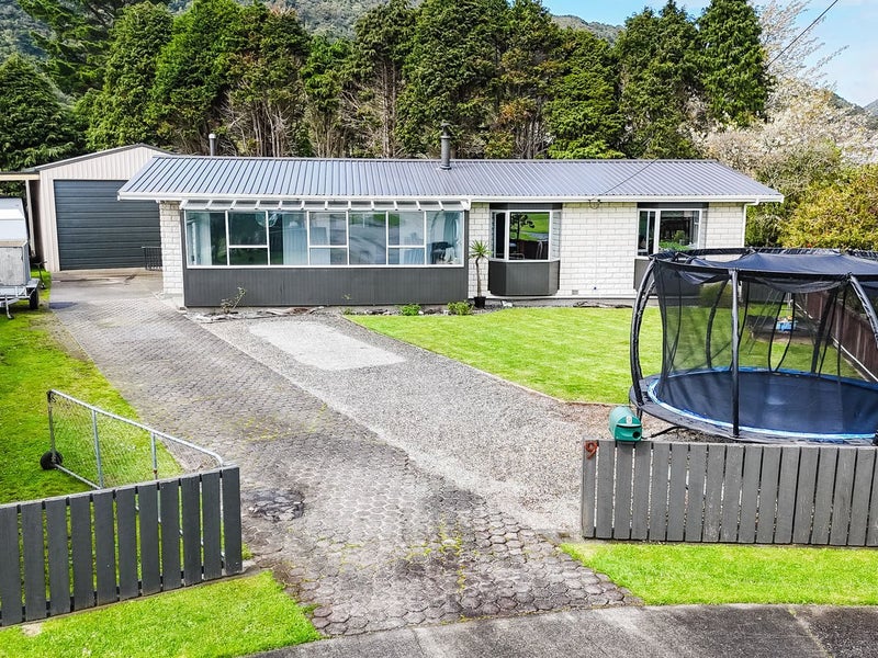 9 Dupre Place, Cobden, Greymouth - Carousel 1