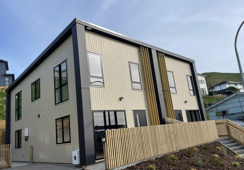 5 Stockport Grove, Churton Park, Wellington - Carousel 1