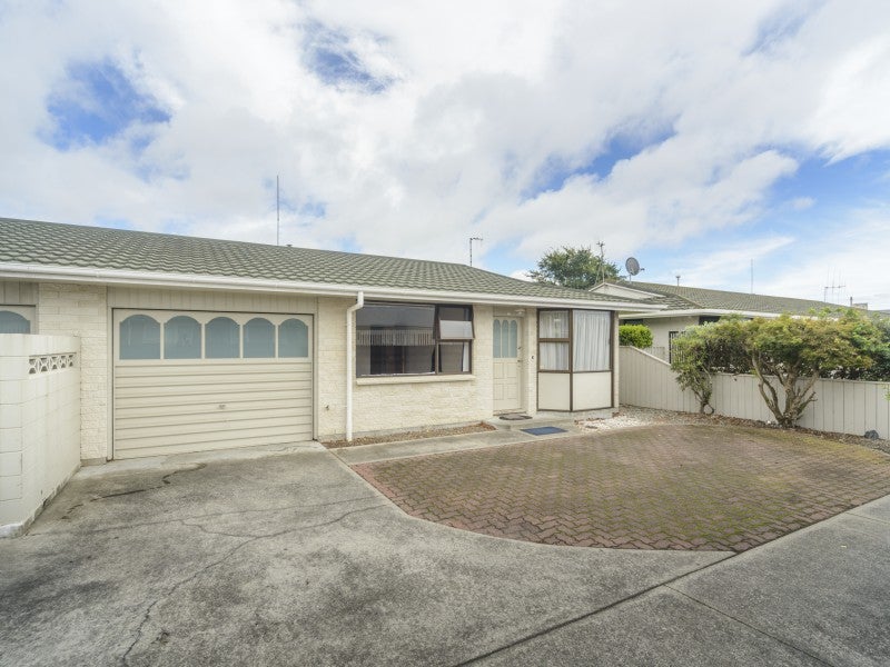 2/609 Church Street, Terrace End, Palmerston North - Carousel 1