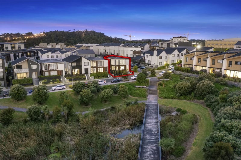 11 Frances Bryers Road, Hobsonville, Auckland - Carousel 1