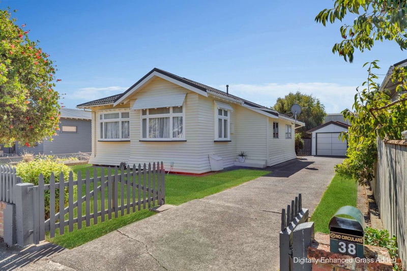 38 Miro Street, Takaro, Palmerston North - Carousel 1