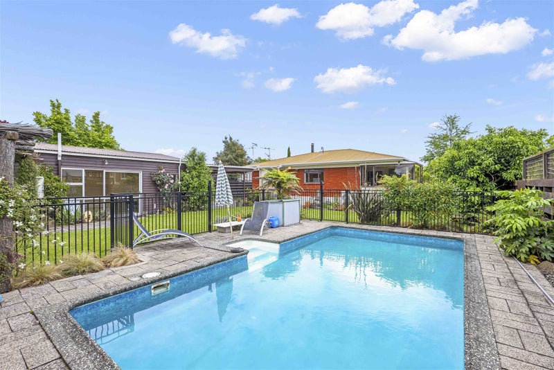 22 Kensington Place, Fairfield, Hamilton - Carousel 2