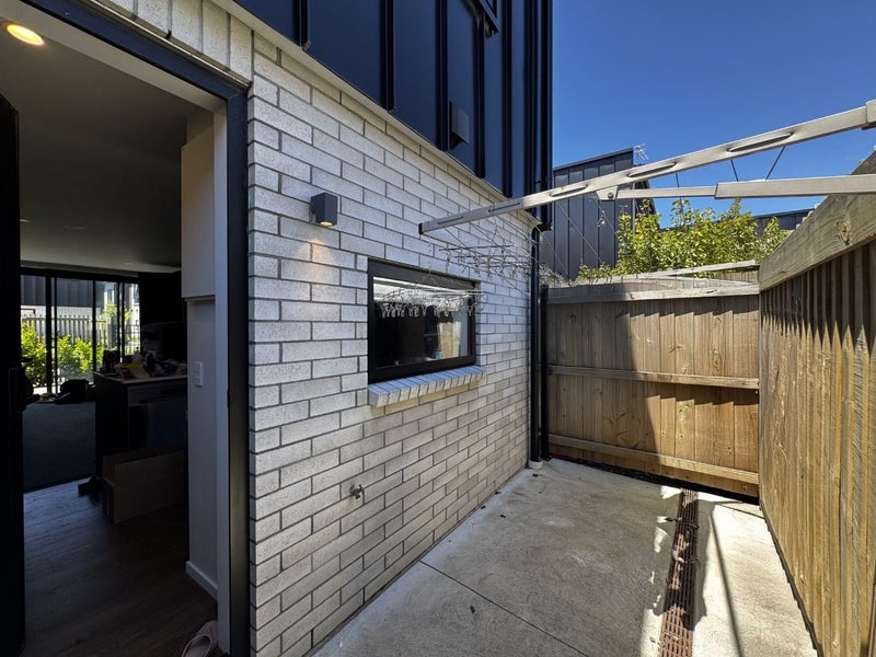 1/323 Lincoln Road, Addington, Christchurch - Carousel 8
