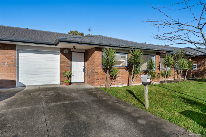 18 Carlas Way, Ranui, Auckland - Carousel 1