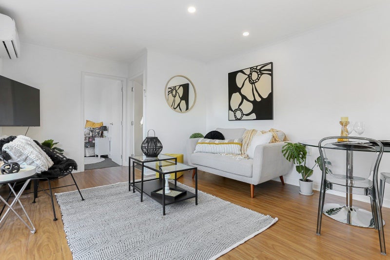 5/6 Cleary Road, Panmure, Auckland - Carousel 1