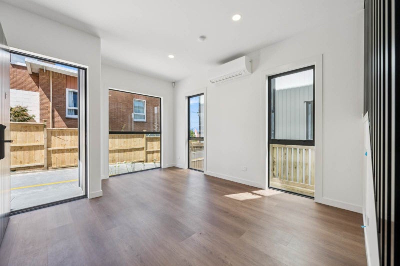 2C Rangitoto Terrace, Milford, Auckland - Carousel 2