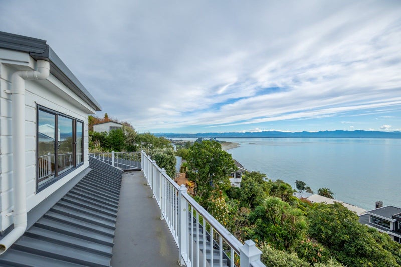 11 Grenville Terrace, Moana, Nelson - Carousel 1