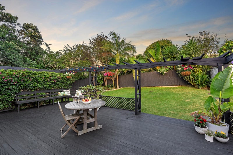 18 Cautley Street, Stanley Point, Auckland - Carousel 1