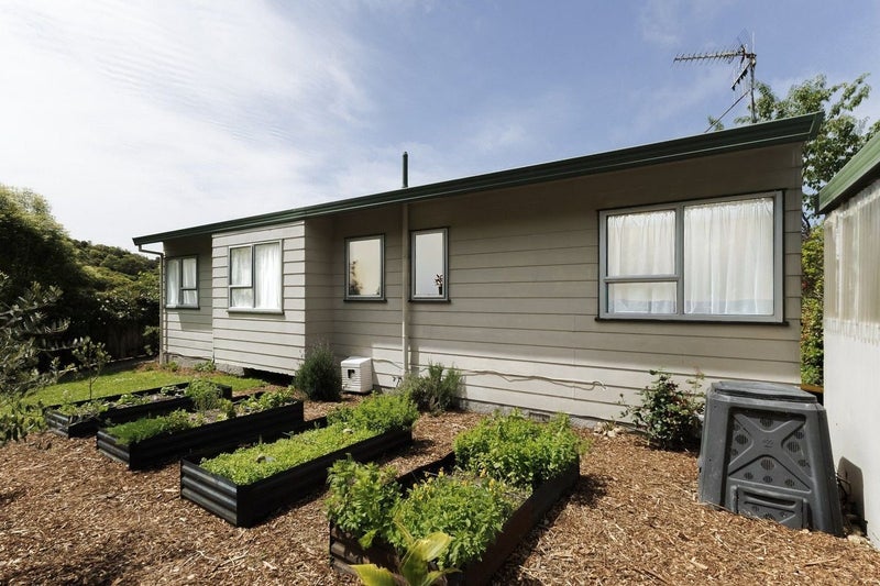 69 Montgomery Avenue, Karori, Wellington - Carousel 2