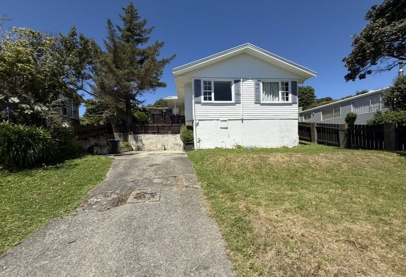 117 Conclusion Street, Ascot Park, Porirua - Carousel 1
