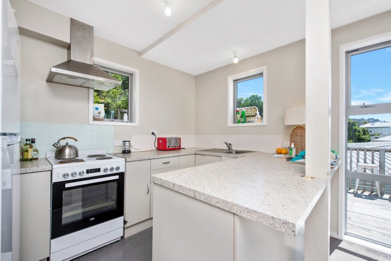 18 Norna Crescent, Kelburn, Wellington - Carousel 2