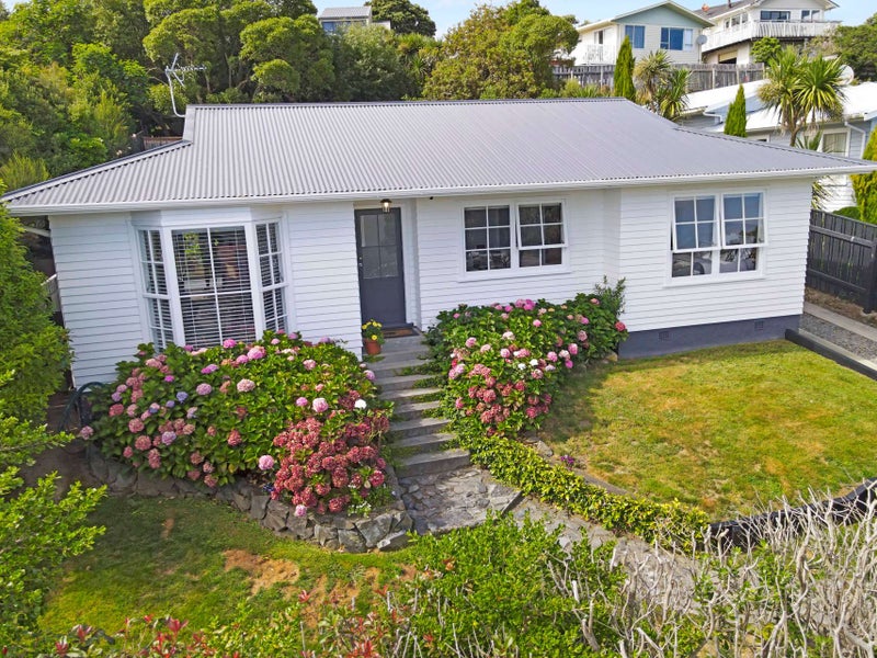 127 Conclusion Street, Ascot Park, Porirua - Carousel 1