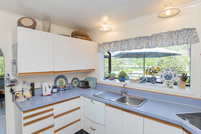 5 U'Ren Place, Riverdale, Gisborne - Carousel 2