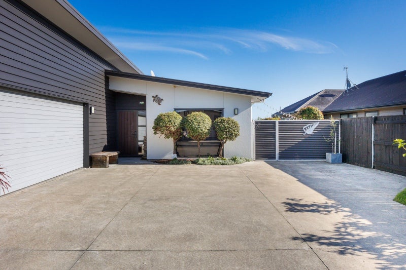 51 Chestnut Close, Kelvin Grove, Palmerston North - Carousel 34
