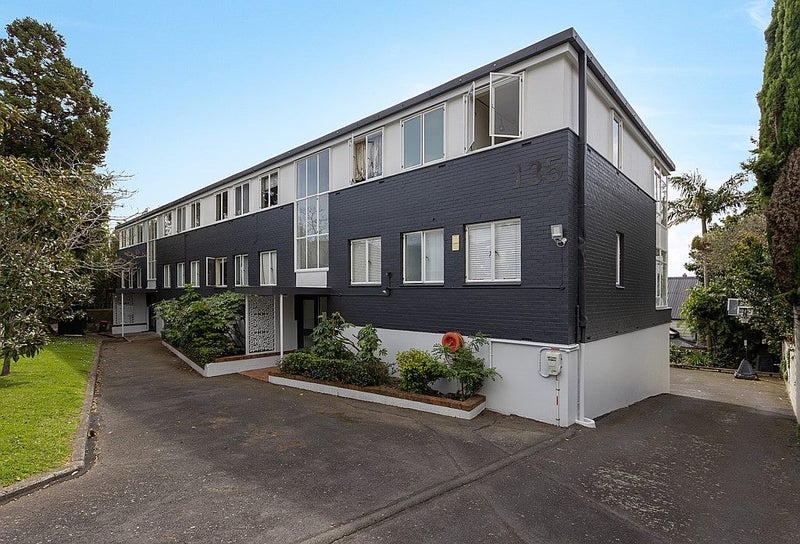 5/135 Jervois Road, Herne Bay, Auckland - Carousel 2