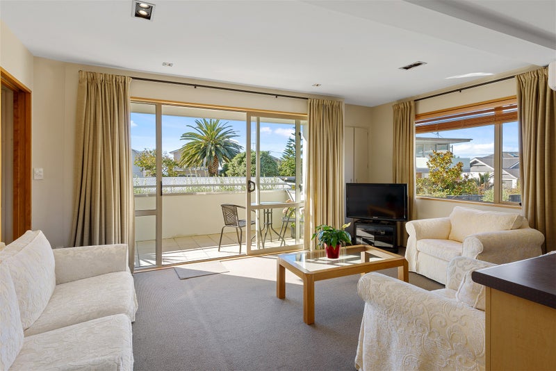 4/6 Burgess Street, Sumner, Christchurch - Carousel 2