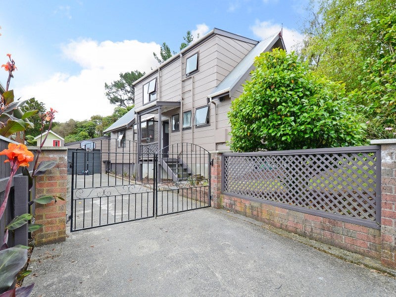 13 King Charles Drive, Kingsley Heights, Upper Hutt - Carousel 2