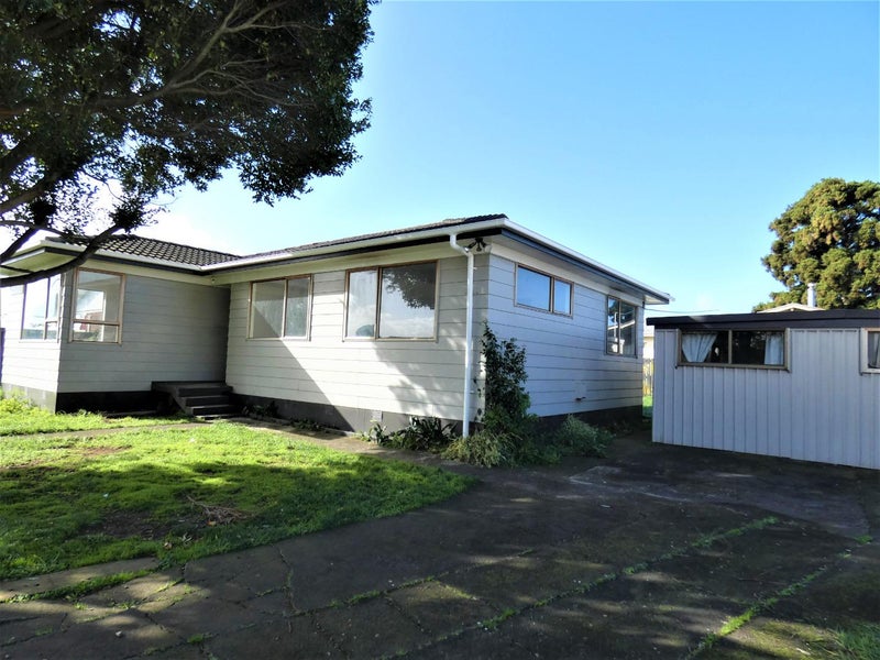 12 Desmond Place, Otara, Auckland - Carousel 1