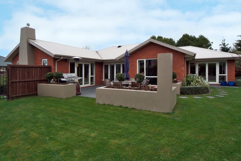71 Woodhurst Drive, Casebrook, Christchurch - Carousel 1
