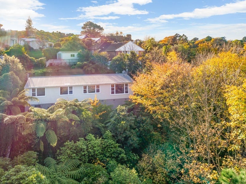 12 WAIRERE RD, BELMONT, LOWER HUTT - Carousel 1