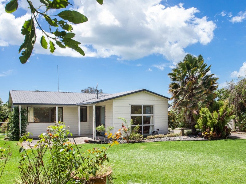 18 Nesbitt Street, Matata, Whakatane - Carousel 1