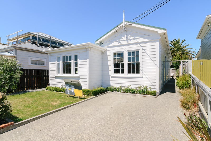 10 Adelaide Street, Petone, Lower Hutt - Carousel 19
